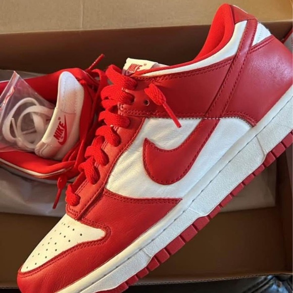Nike Red Dunks - Picture 1 of 3